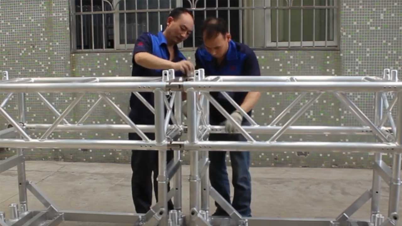 TT2415U Video de instalación de truss previo al aparejo